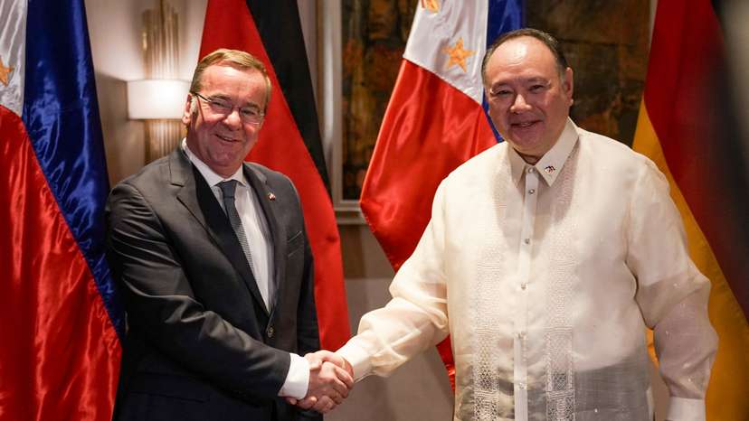 German Defence Minister Boris Pistorius visits Philippines