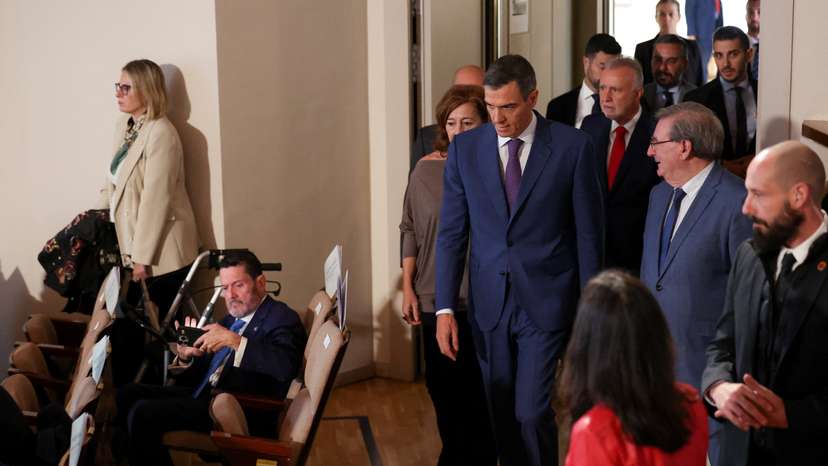 Spain pays tribute to victims of Civil War and Franco era, nearly 50 years after dictator's death