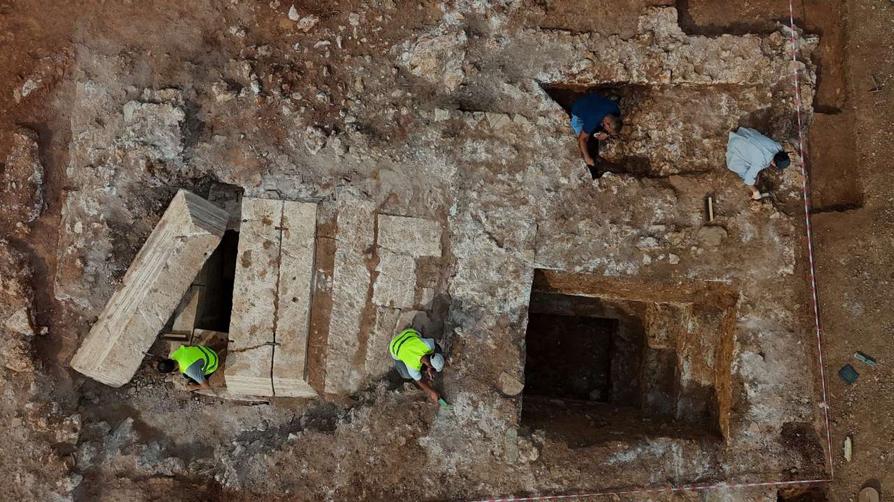 Wealthy ancient Romans' tomb discovered in Albania