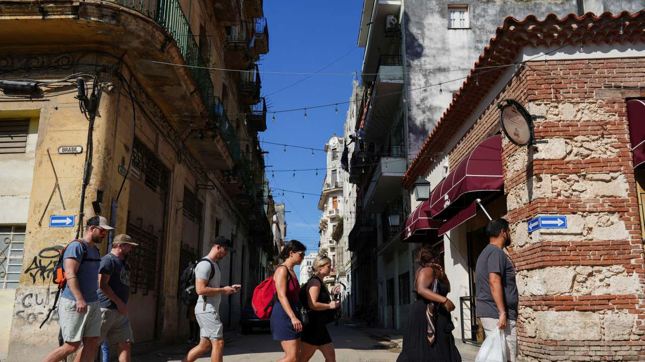 Tourist arrivals to Cuba declined for the first time since the COVID-19 pandemic