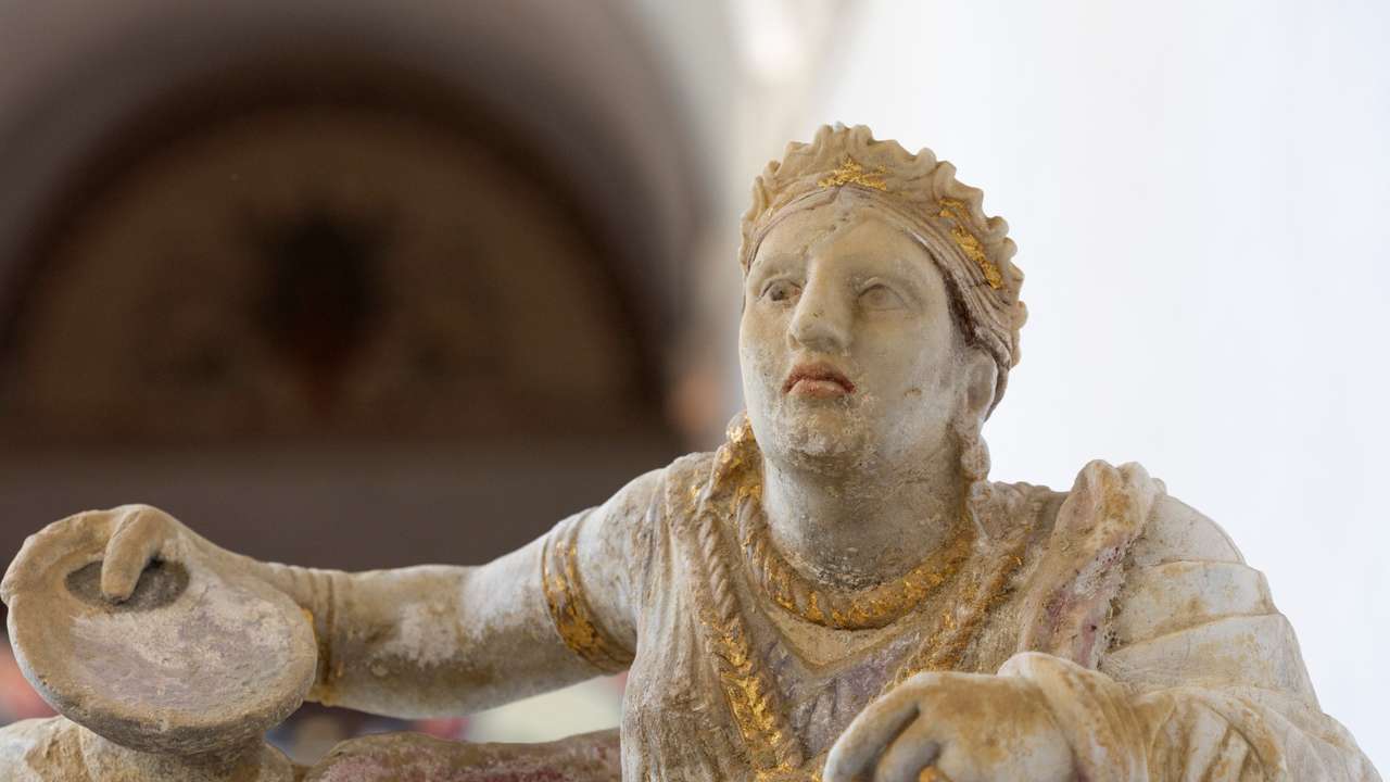 Italy's Carabinieri recovers stolen Etruscan archaeological artefacts
