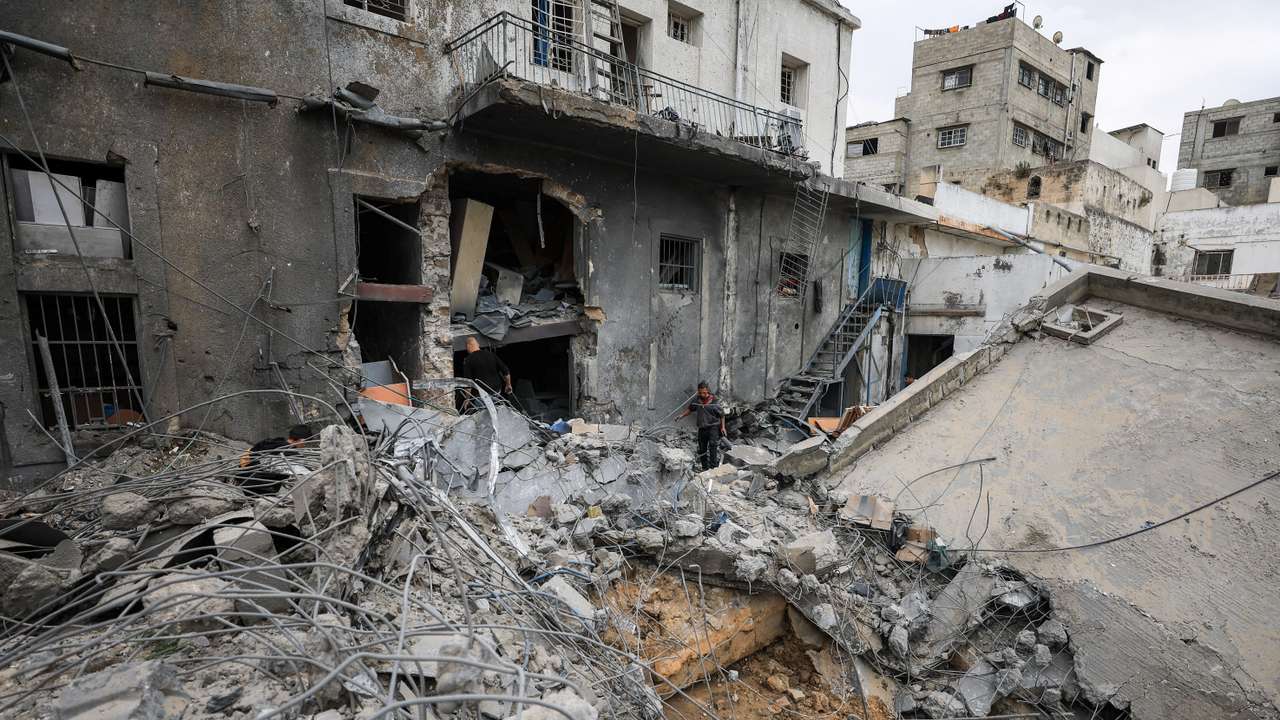 Israeli missiles strike Gaza hospital, in Gaza City