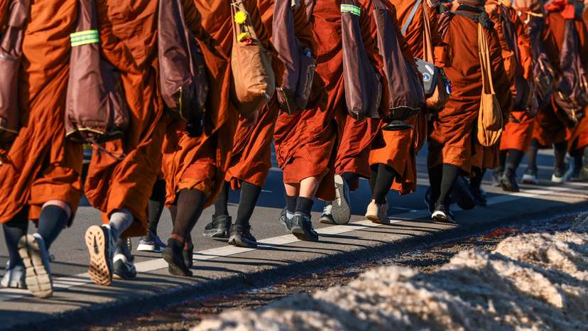 Buddhist monks' ‘Walk for Peace’ from Texas to Washington