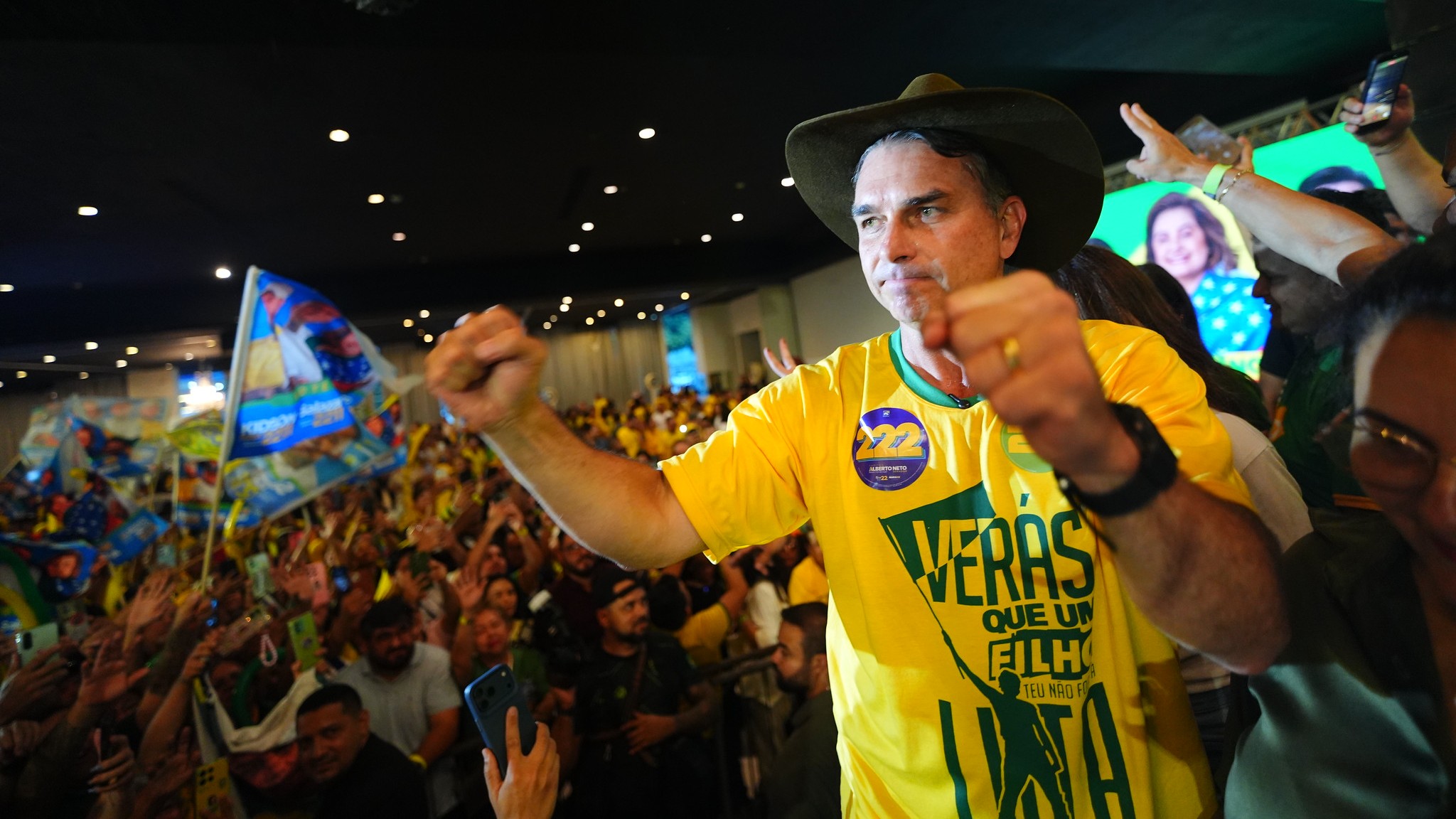 Flávio Bolsonaro em evento de campanha no Amazonas