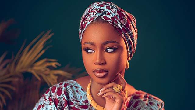 When works of art are presented like rare butterflies on the walls, they're decontextualized. We admire their beauty, and I have nothing against that, per se. But there is more to art than that.  @real_maryamy (1)