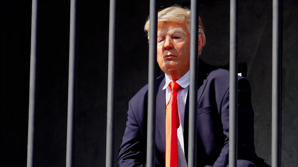 Trump Prison Stunt Draws Crowds in Tehran