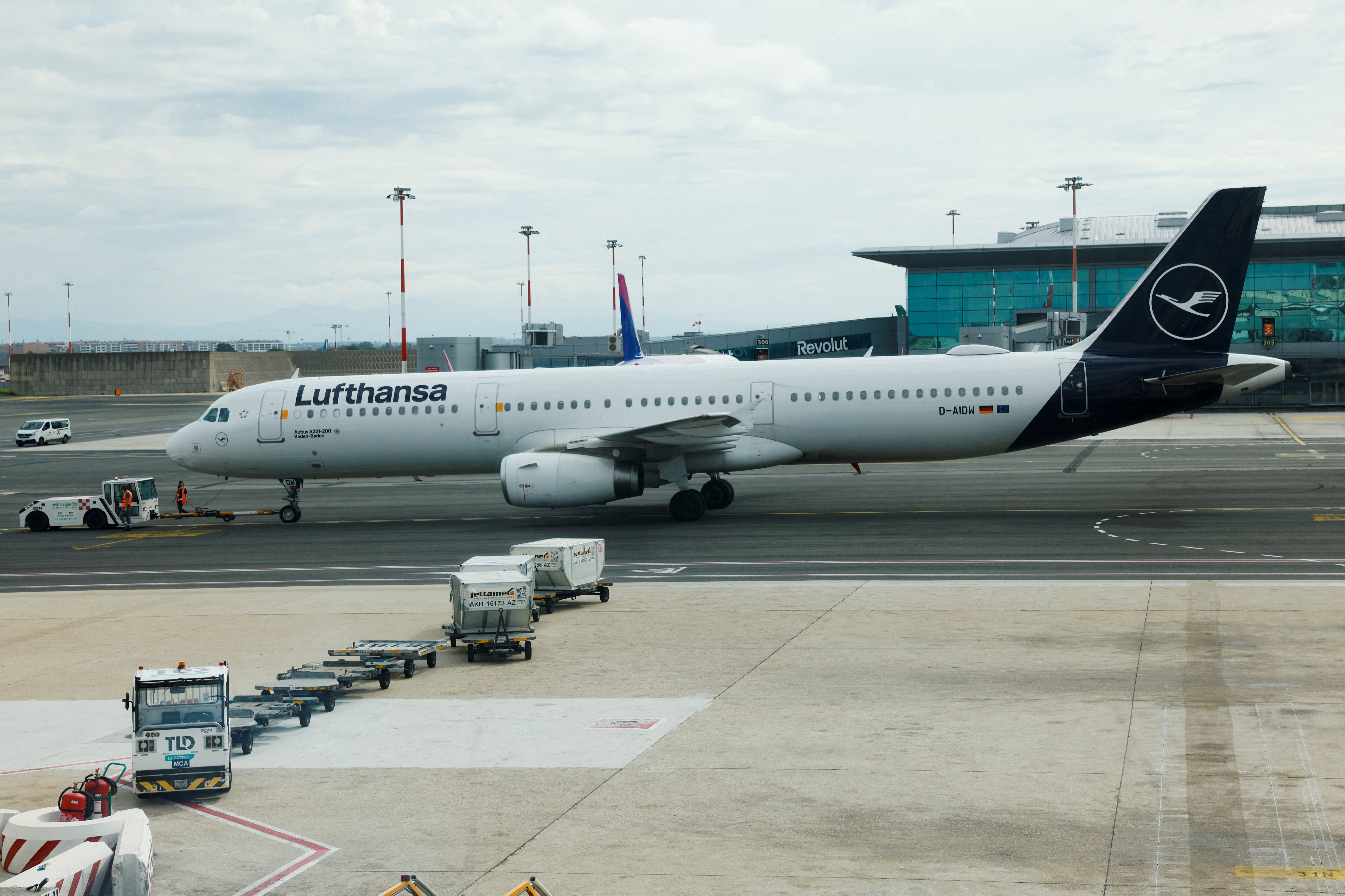 FILE PHOTO: Lufthansa's bet on ITA Airways hinges on Rome airport revamp