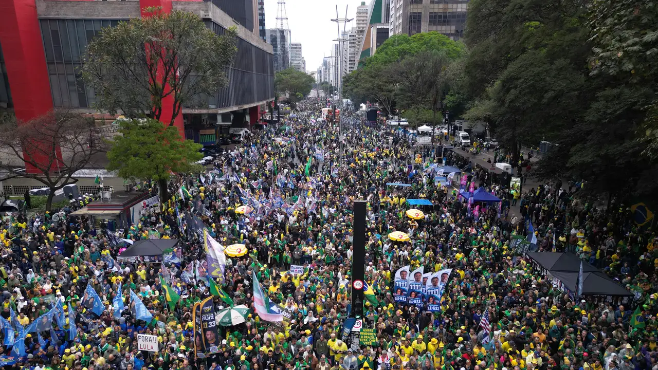 Mobilização em São Paulo, durante o 7 de setembro. Photo by Miguel SCHINCARIOL / AFP)