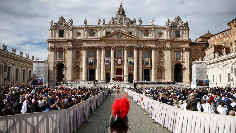 Pope Francis attends a mass to canonise fourteen new saints, in St. Peter's Square at the Vatican