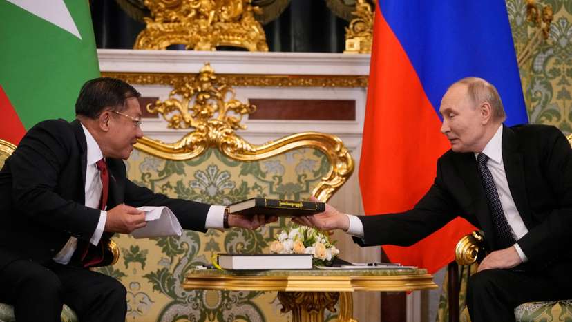 Russia's President Vladimir Putin and Myanmar's military chief Min Aung Hlaing meet in Moscow
