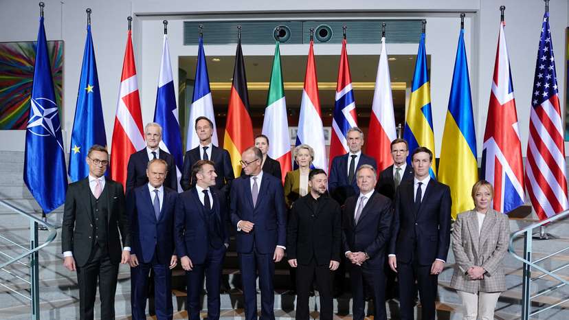 Meeting with European heads of state and government, together with representatives of the EU and NATO, at the Chancellery in Berlin