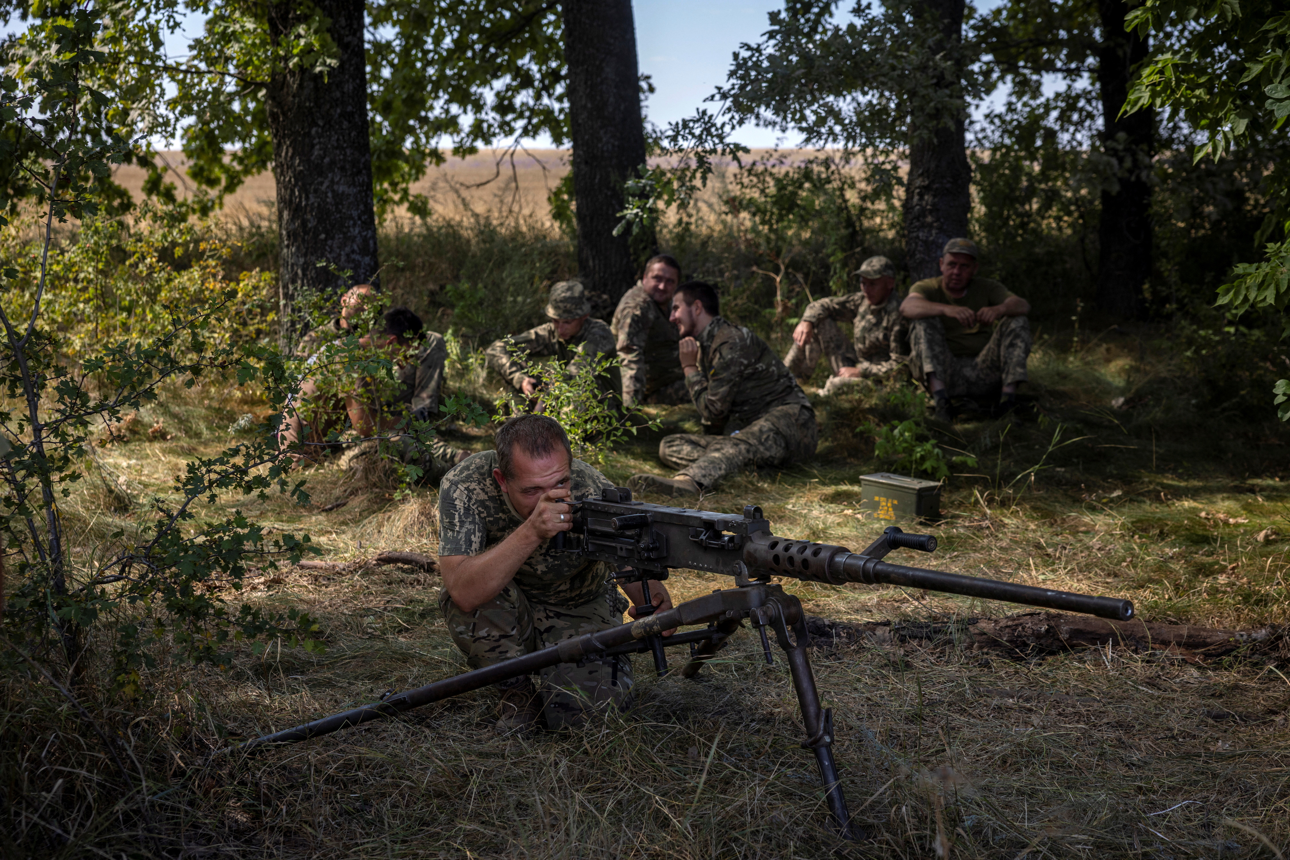 Ukrainian soldiers train in the Sumy region near the Russian border