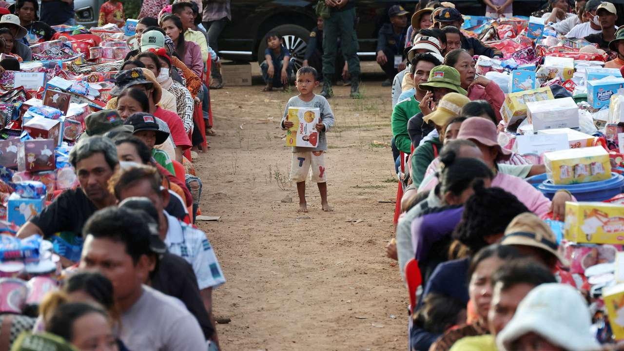 FILE PHOTO: Fighting between Thailand and Cambodia spreads along contested border
