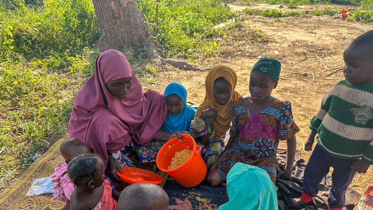More Nigerians face hunger as floods worsen impact of inflation, conflict
