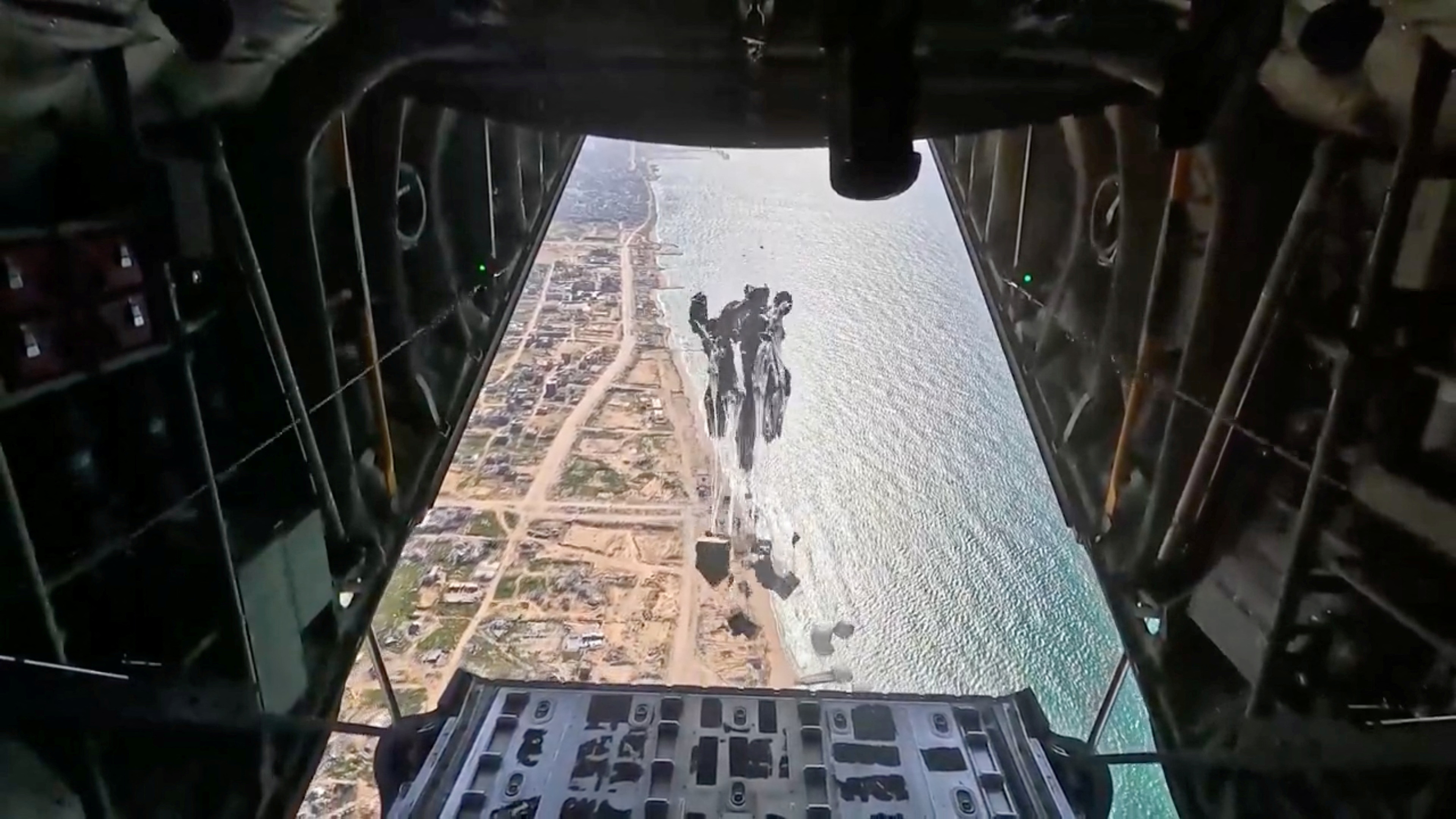 U.S. Air Force drops humanitarian aid for Gaza residents