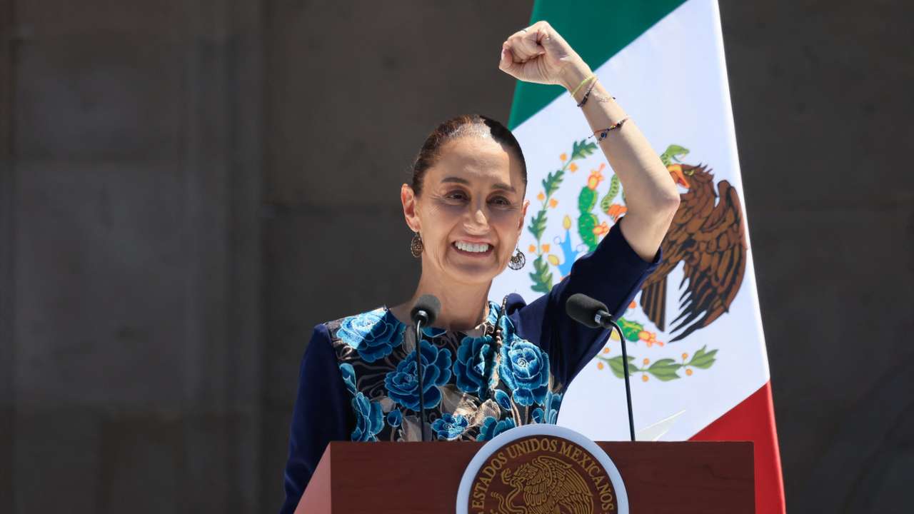 Sheinbaum holds an event detailing Mexico's response to Trump's tariffs