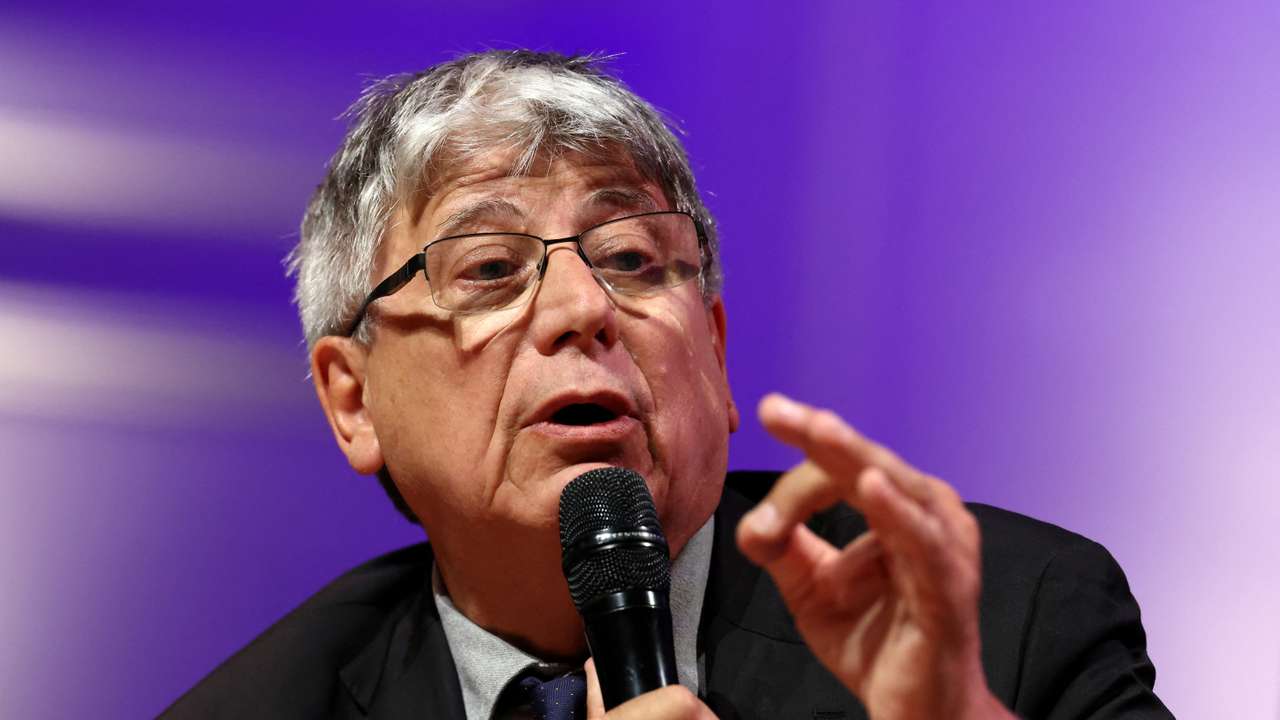 French entrepreneurs receives members of political parties for early legislative elections