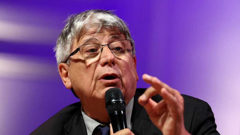 French entrepreneurs receives members of political parties for early legislative elections