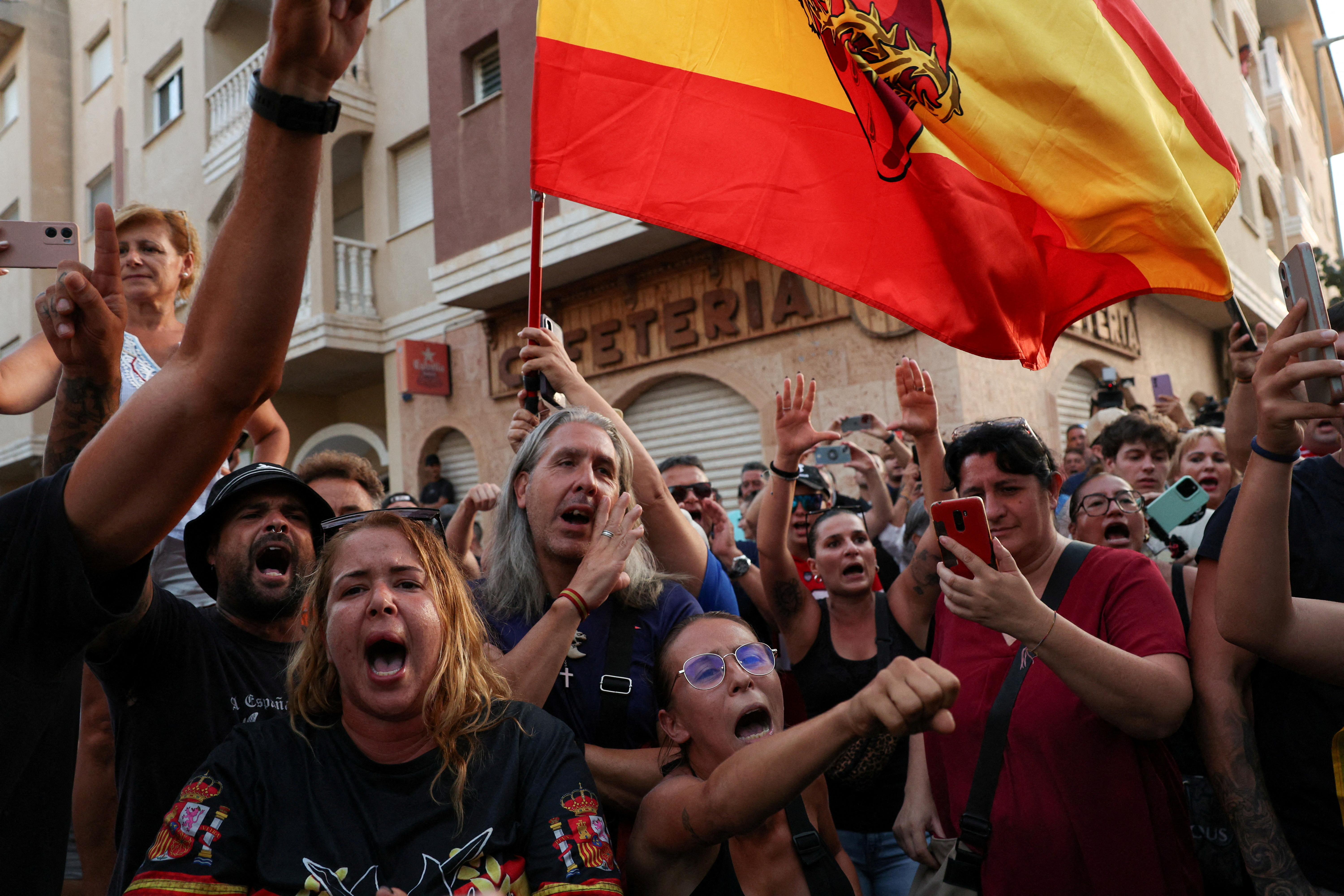 Anti-migrant unrest following attack on elderly man by unknown assailants, in Torre Pacheco