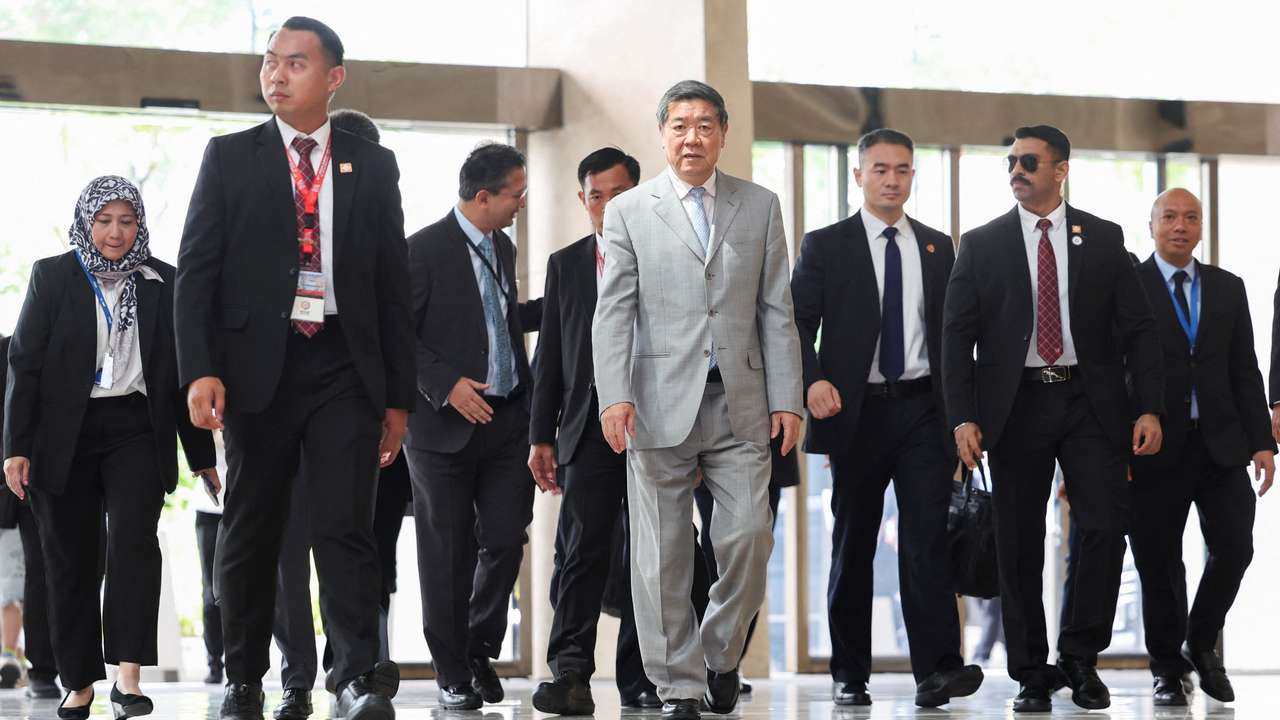 China's vice premier attends US-China trade talks in Kuala Lumpur