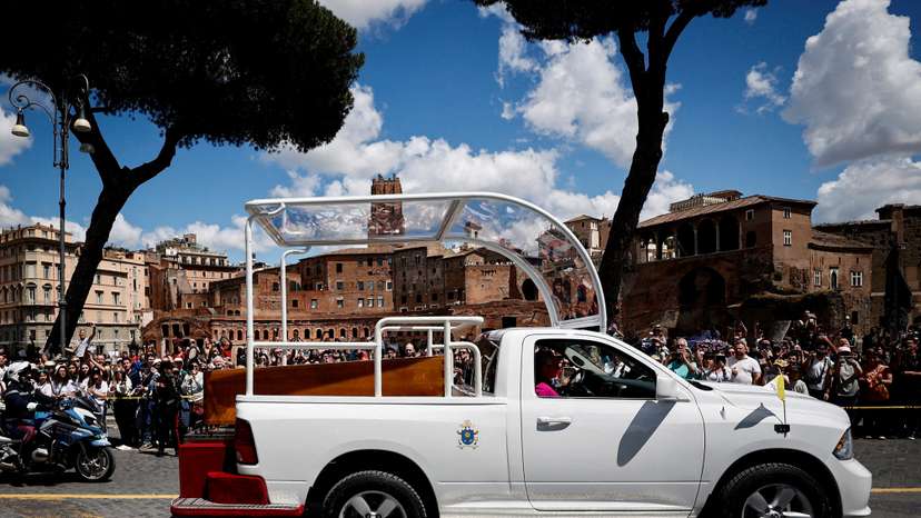 The Wider Image: Pope Francis' funeral through the eyes of Reuters photographers
