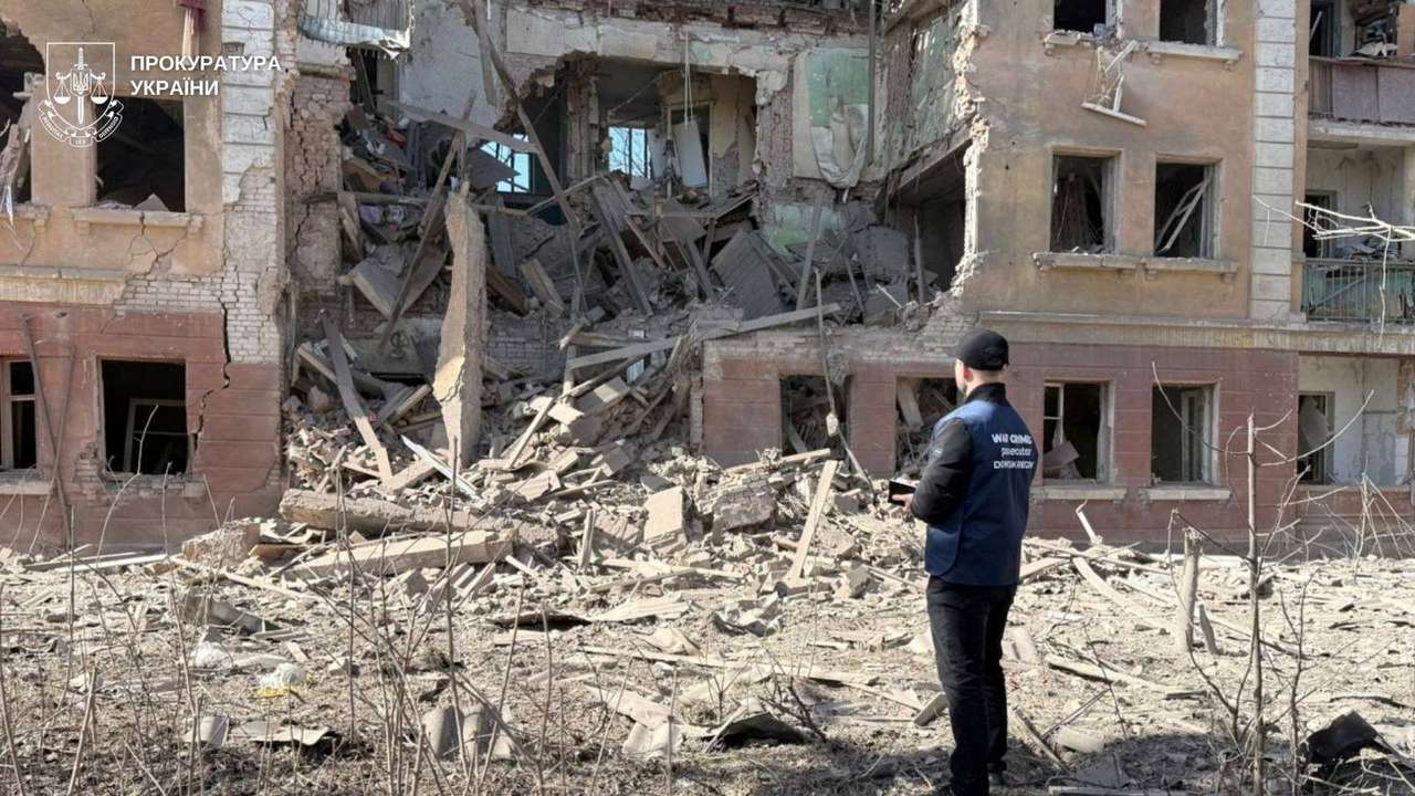 Aftermath of a Russian air strike in Sloviansk