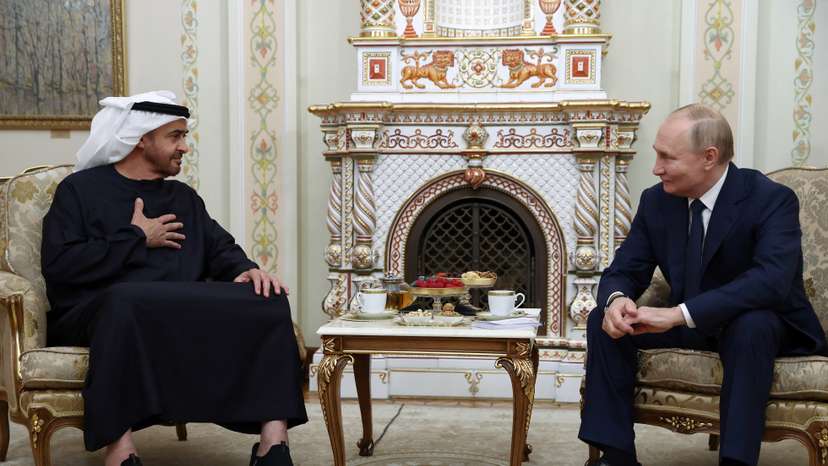 Russian President Putin and UAE President Sheikh Mohamed bin Zayed meet outside Moscow