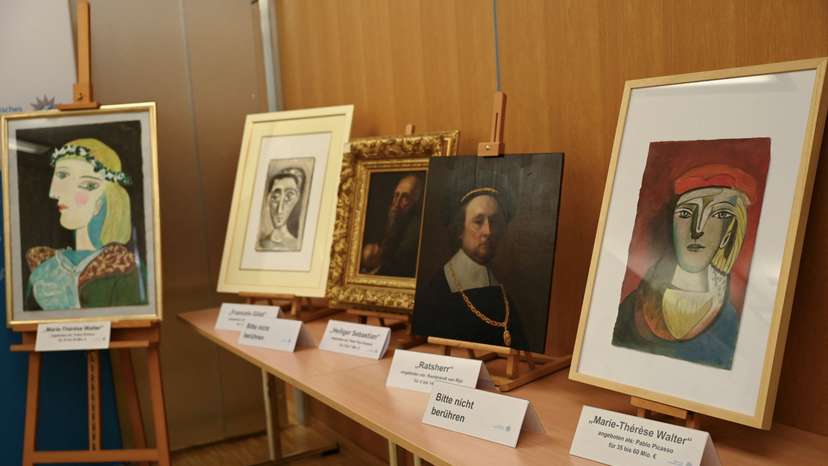 Bavarian police displays counterfeits of famous painters of Picasso, Rembrandt and Rubens in Munich