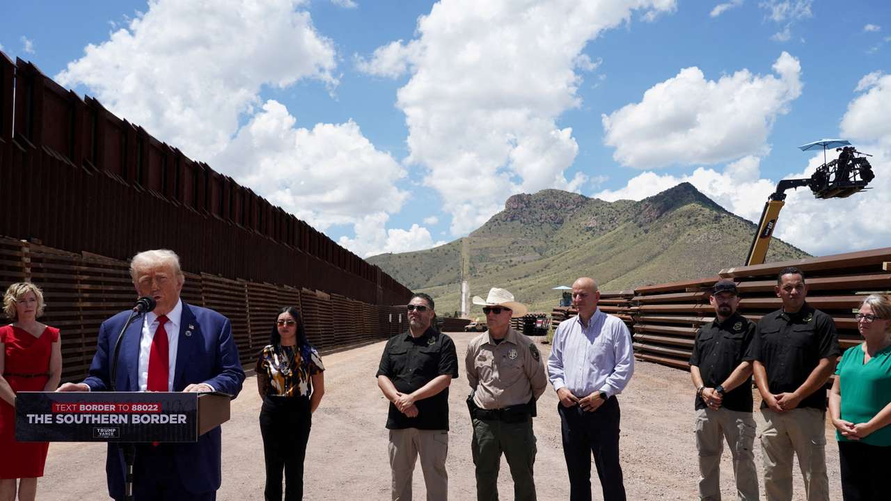 FILE PHOTO: Trump visits Arizona border area