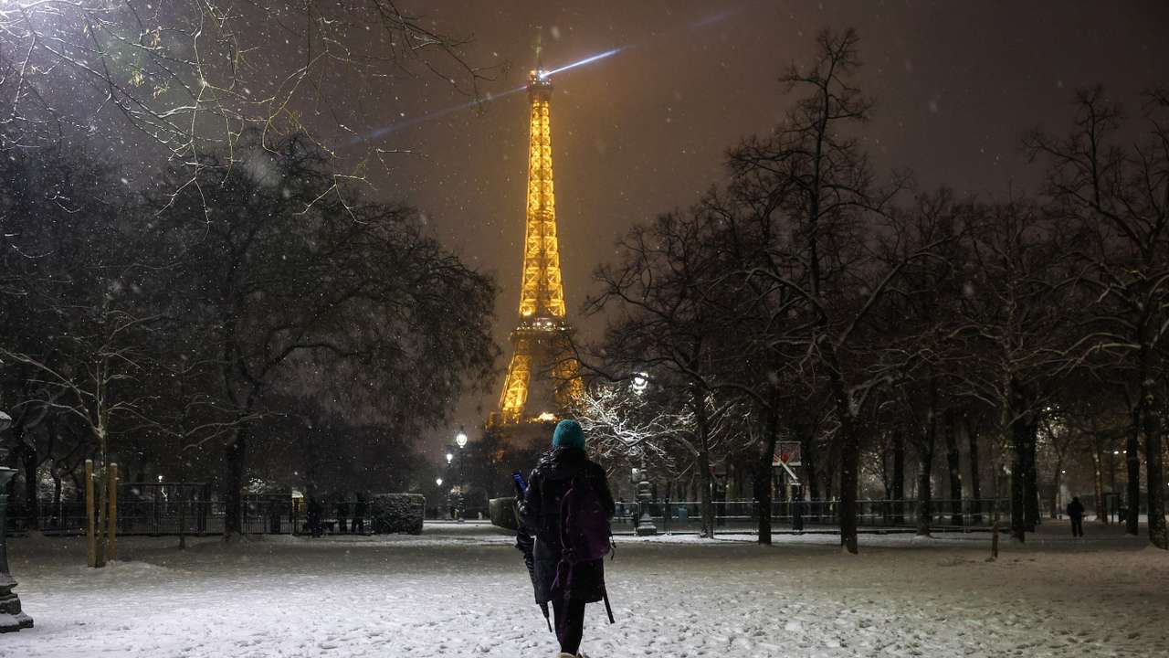 Snow and freezing temperatures hit Paris