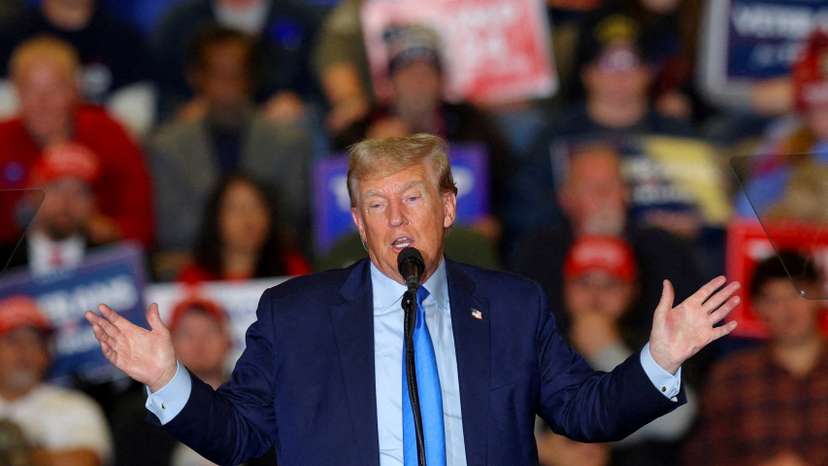 FILE PHOTO: Republican presidential candidate Trump campaigns in New Hampshire