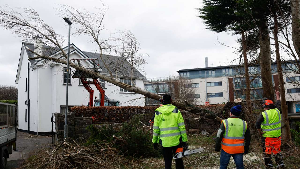 Storm Eowyn hits Ireland