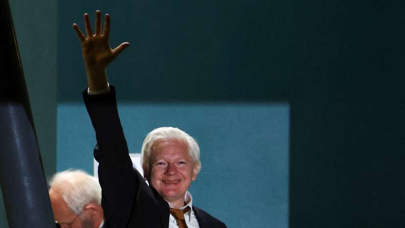 WikiLeaks founder Julian Assange arrives in Canberra
