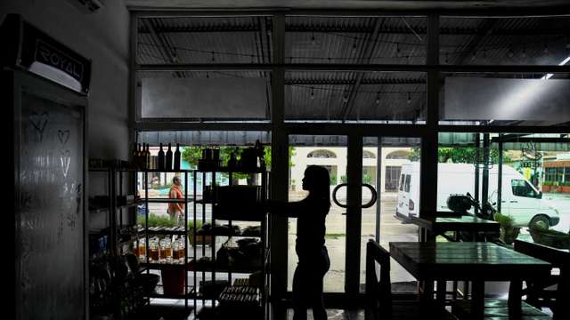 Blackouts affect daily life in Cuba