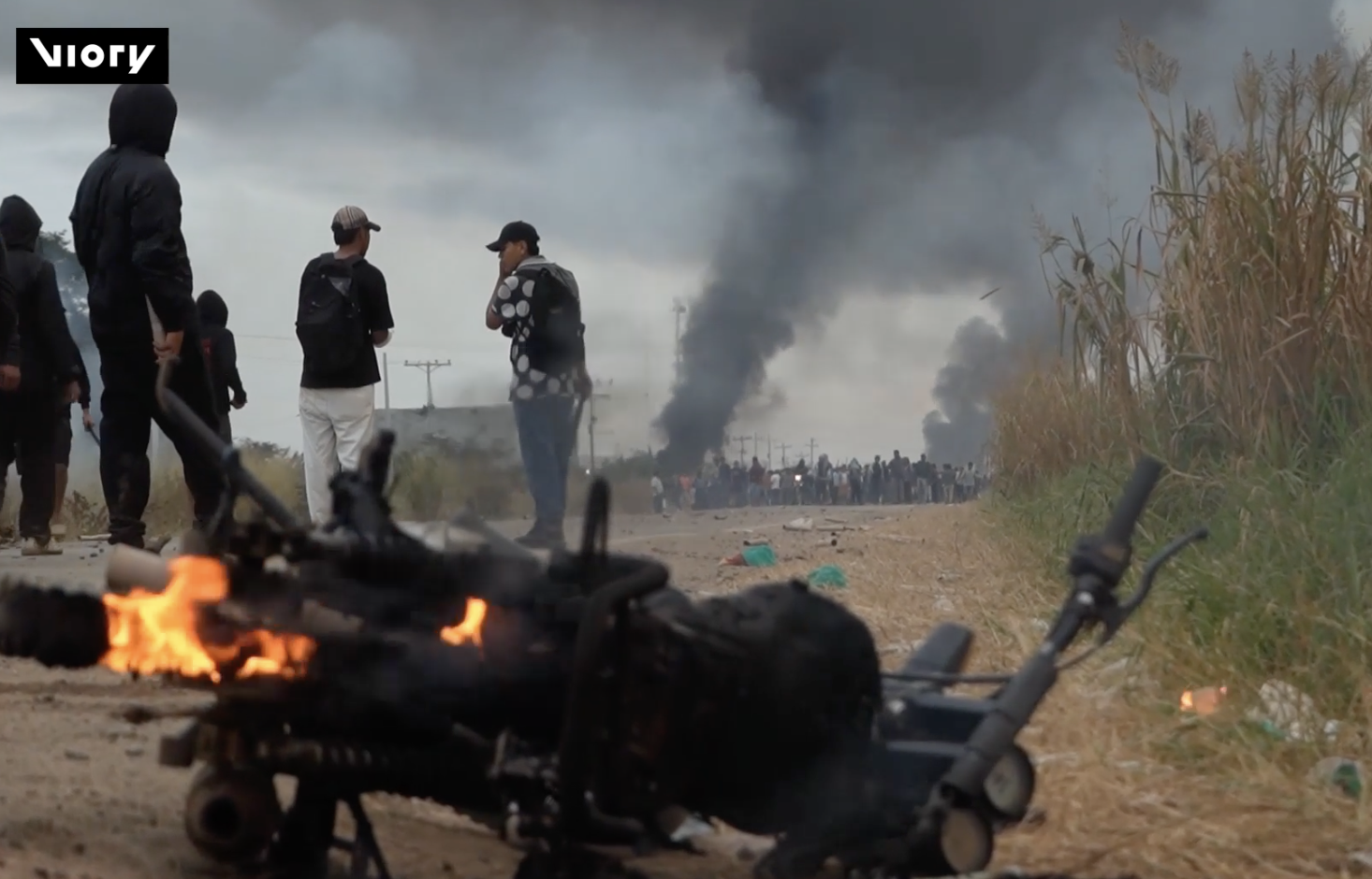 Chaos erupts in San Julian as anti-govt protesters clash in fierce blockade standoff leaving dozens injured