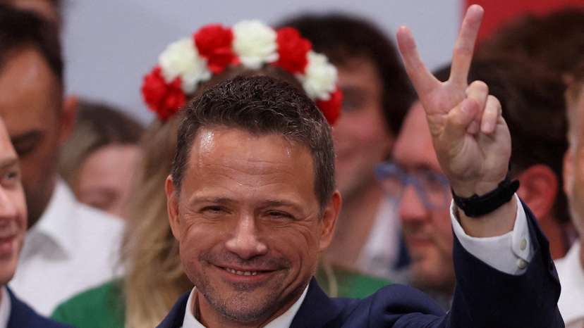 FILE PHOTO: Second round of Polish presidential election