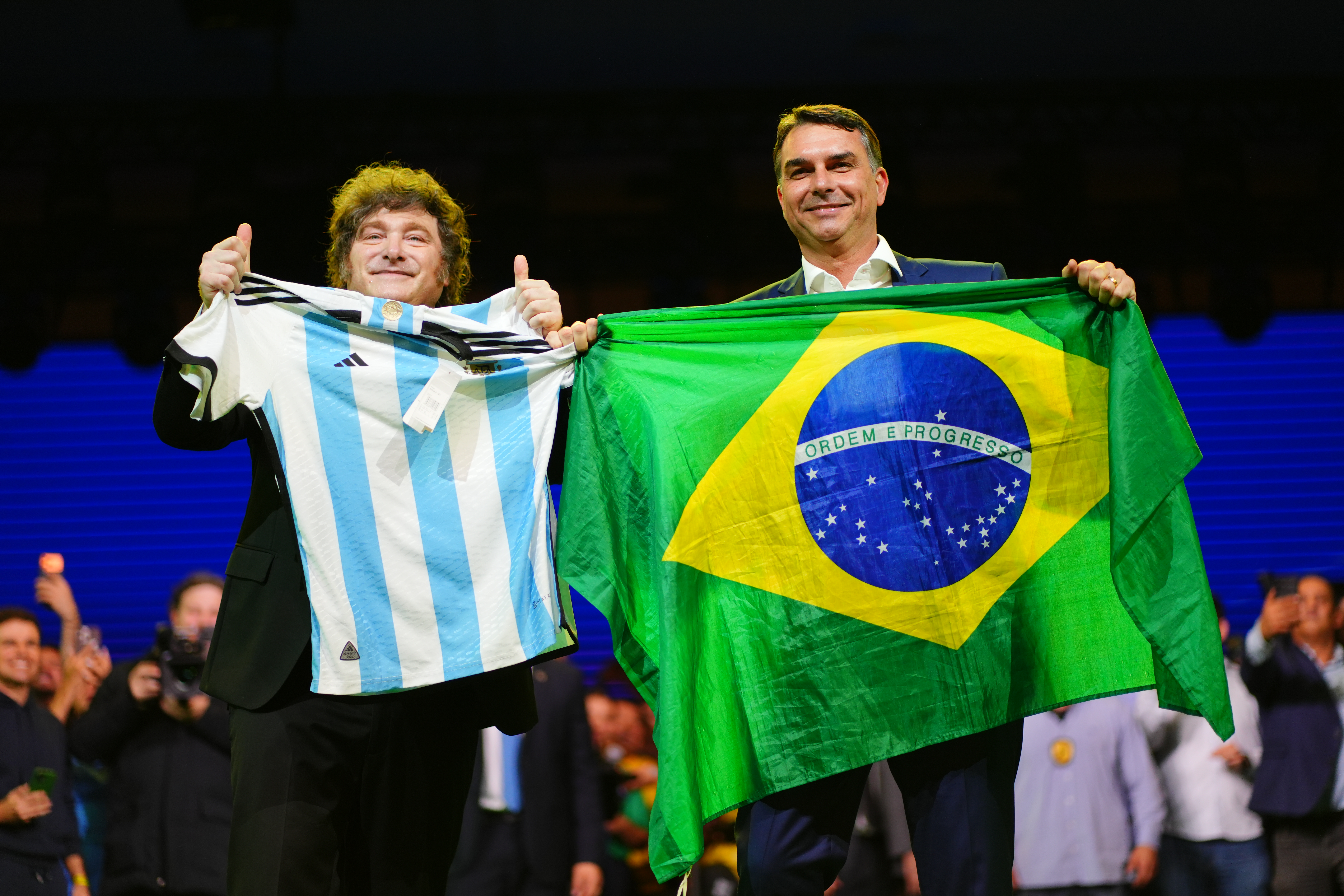 Flavio Bolsonaro e Javier Milei