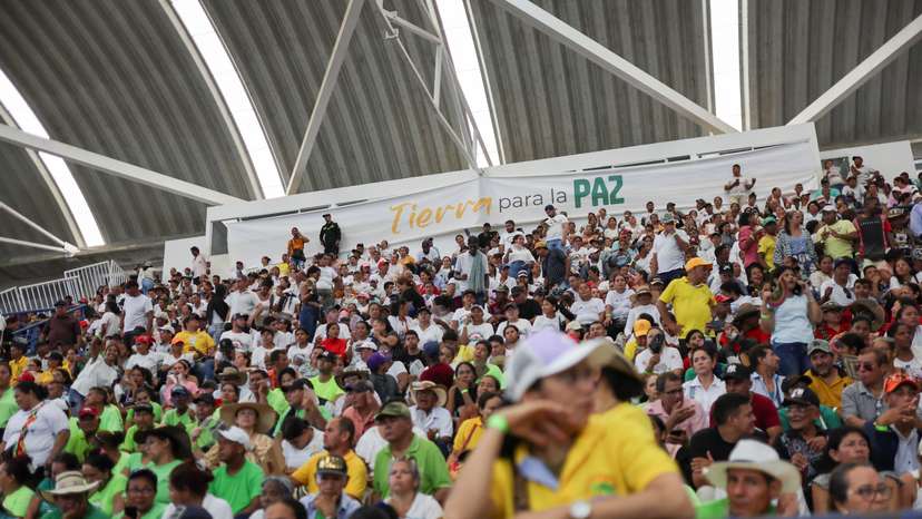 Colombian presidency hands over land to victims of paramilitary violence, forced disappearances, assassinations and forced displacement during armed conflict, in Monteria