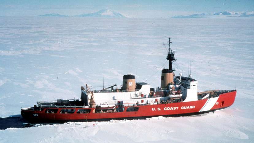 FILE PHOTO: United States Coast Guard Heavy Icebreaker Polar Star