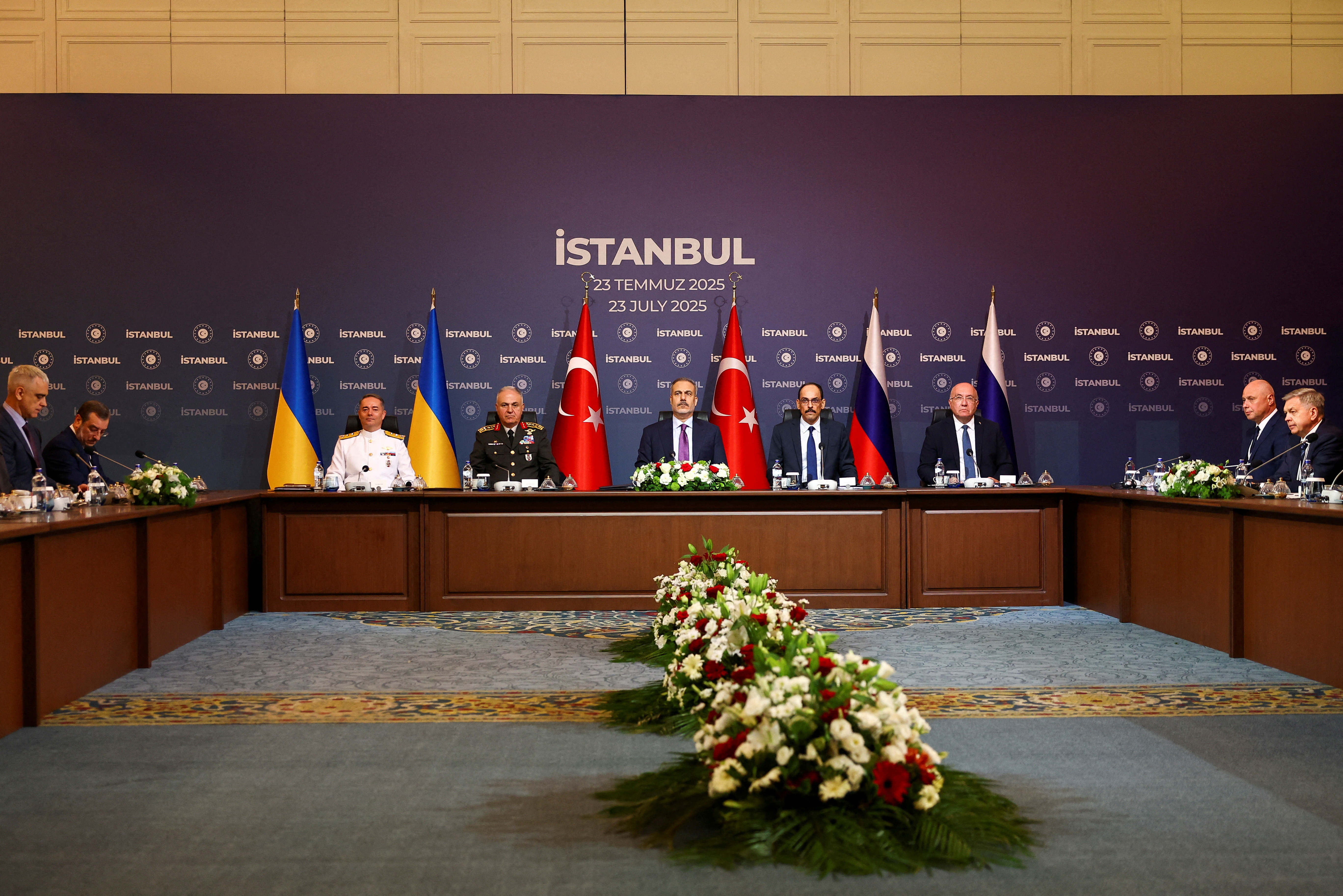 Ukraine and Russia set to hold peace talks in Turkey