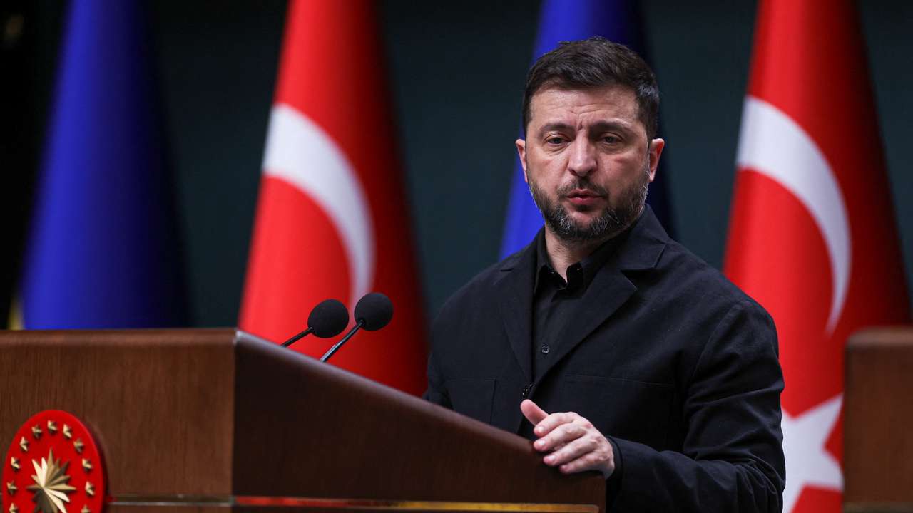 Ukrainian President Zelenskiy visits Ankara