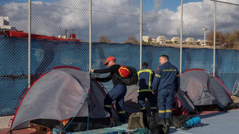 Greek PM Mitsotakis visits Santorini as quakes disrupt life