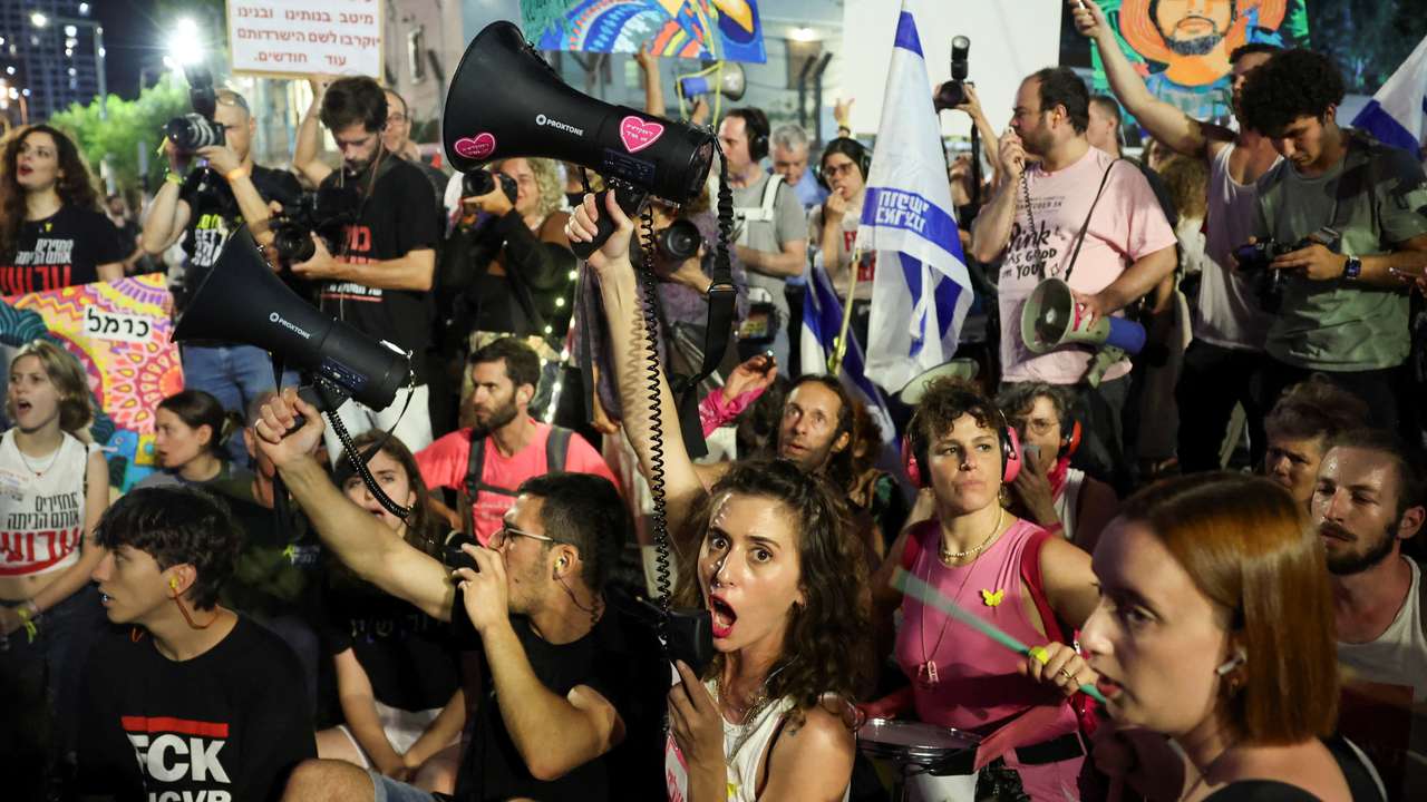 Protest against Israeli PM Netanyahu's government and to call for the release of hostages, in Tel Aviv