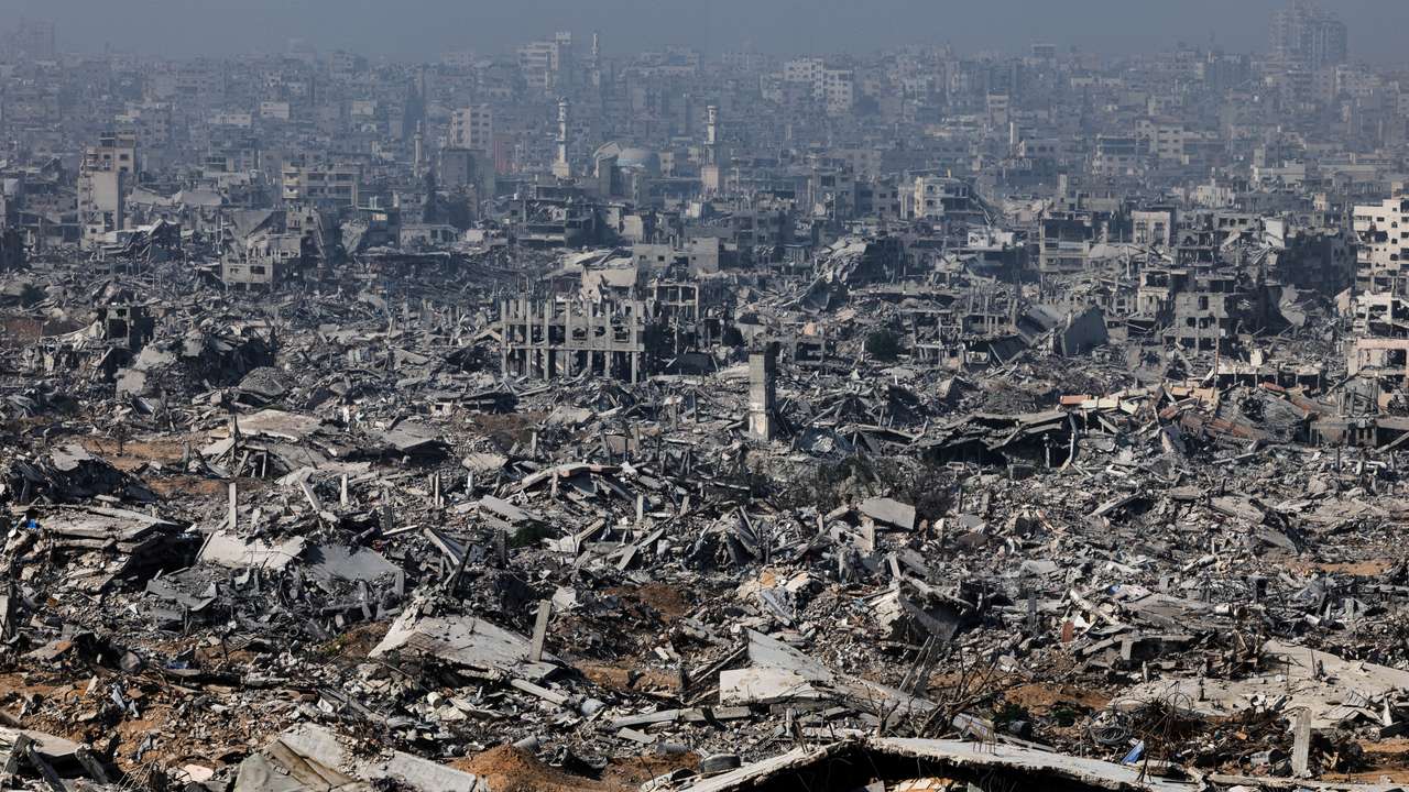 Embed in an Israeli military outpost within the borders of the 'yellow line' in the Gaza Strip