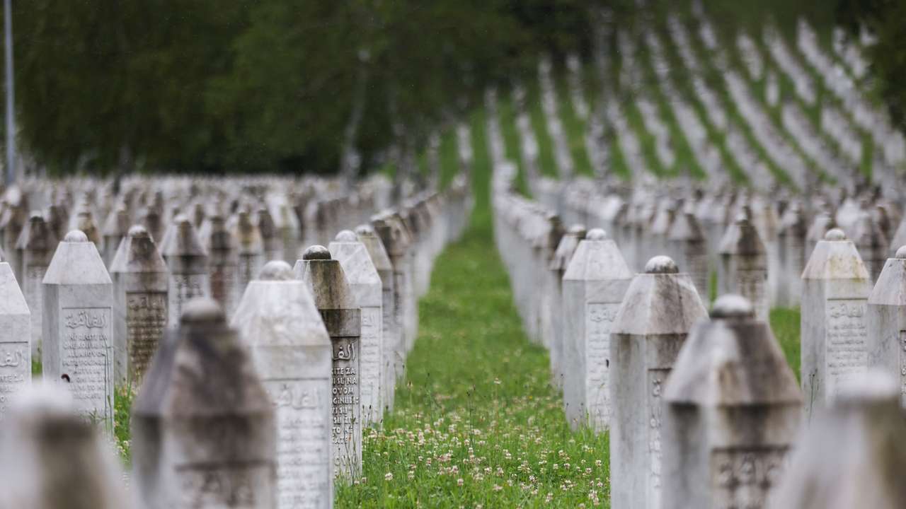 Bosnia UN resolution on Srebrenica genocide