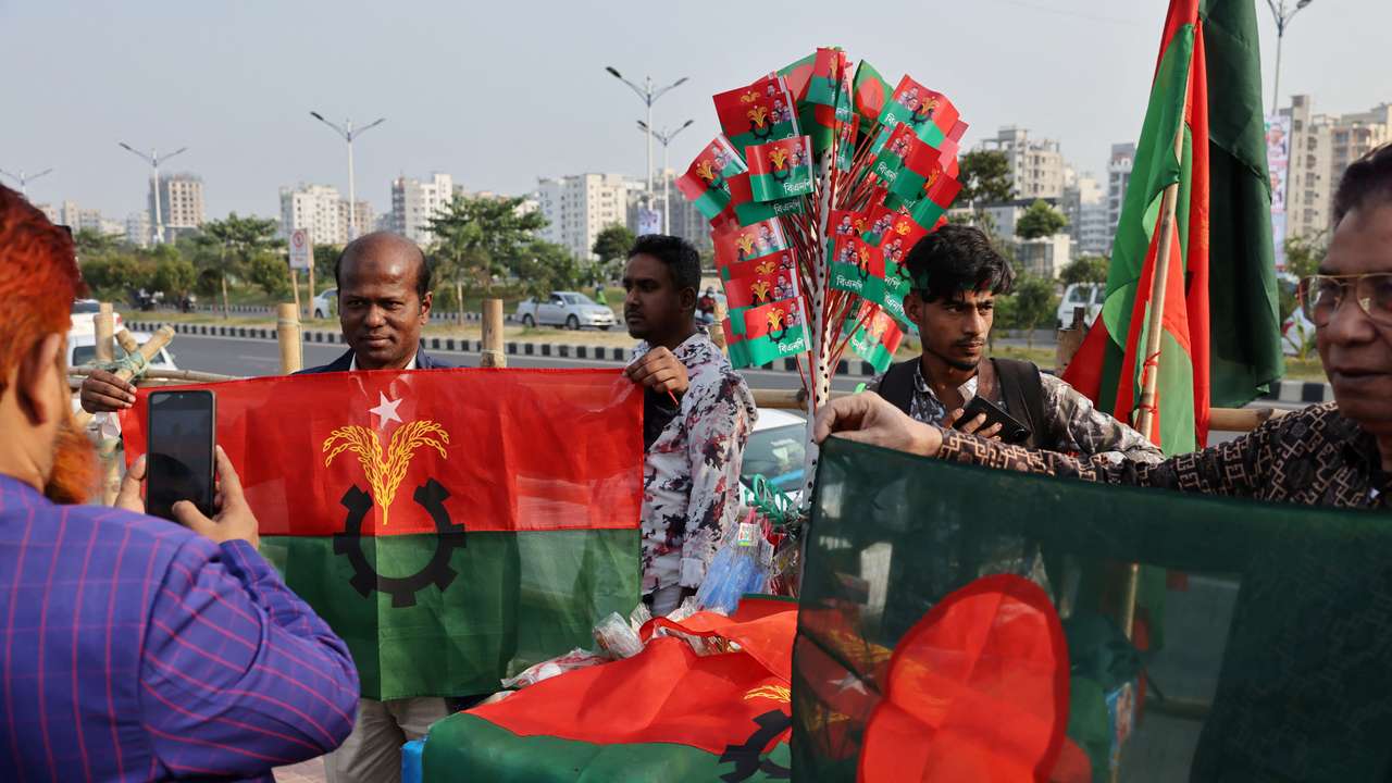 BNP supporters preparing to welcome Tarique Rahman, in Dhaka