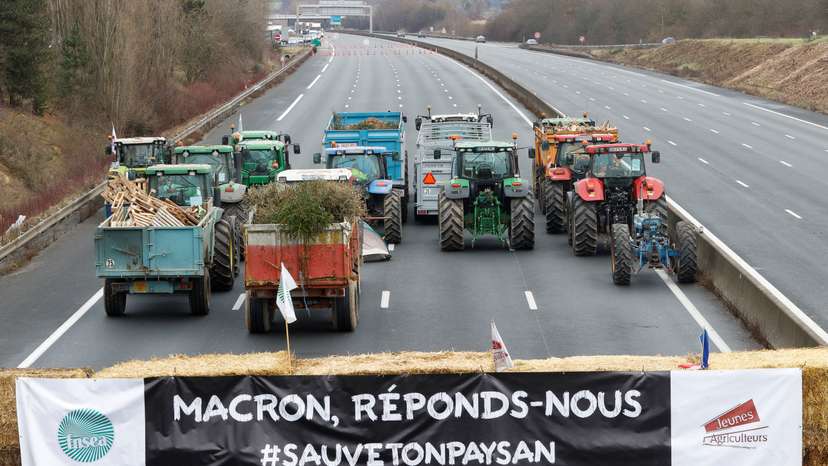 Nationwide farmer protests in France