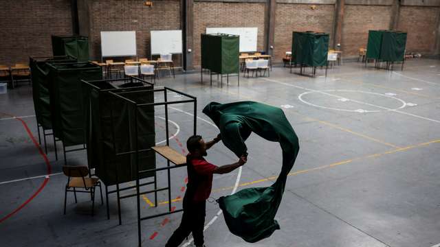 Preparations for the November 16 presidential election, in Santiago