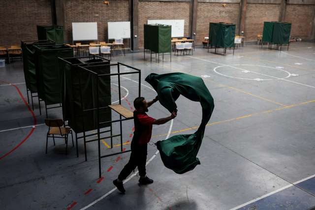 Preparations for the November 16 presidential election, in Santiago