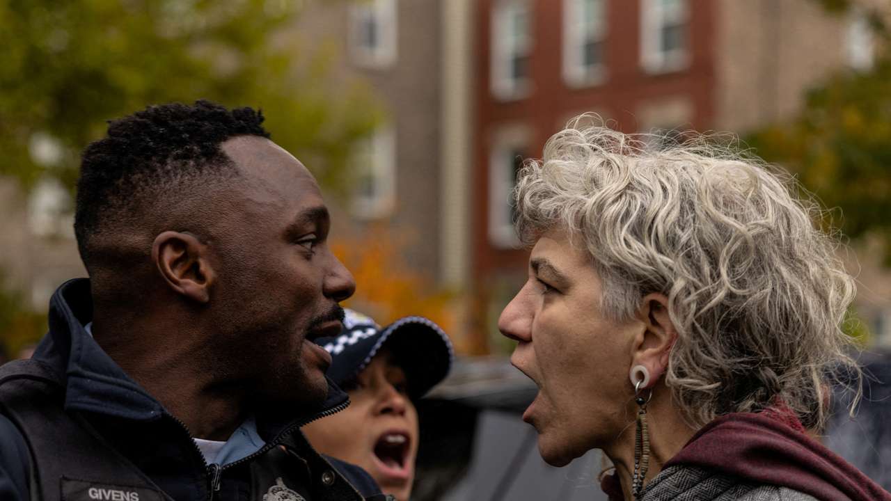 U.S. federal agents conduct immigration raid in Illinois